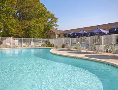 Ramada By Wyndham Flemington Hotell Fasiliteter bilde