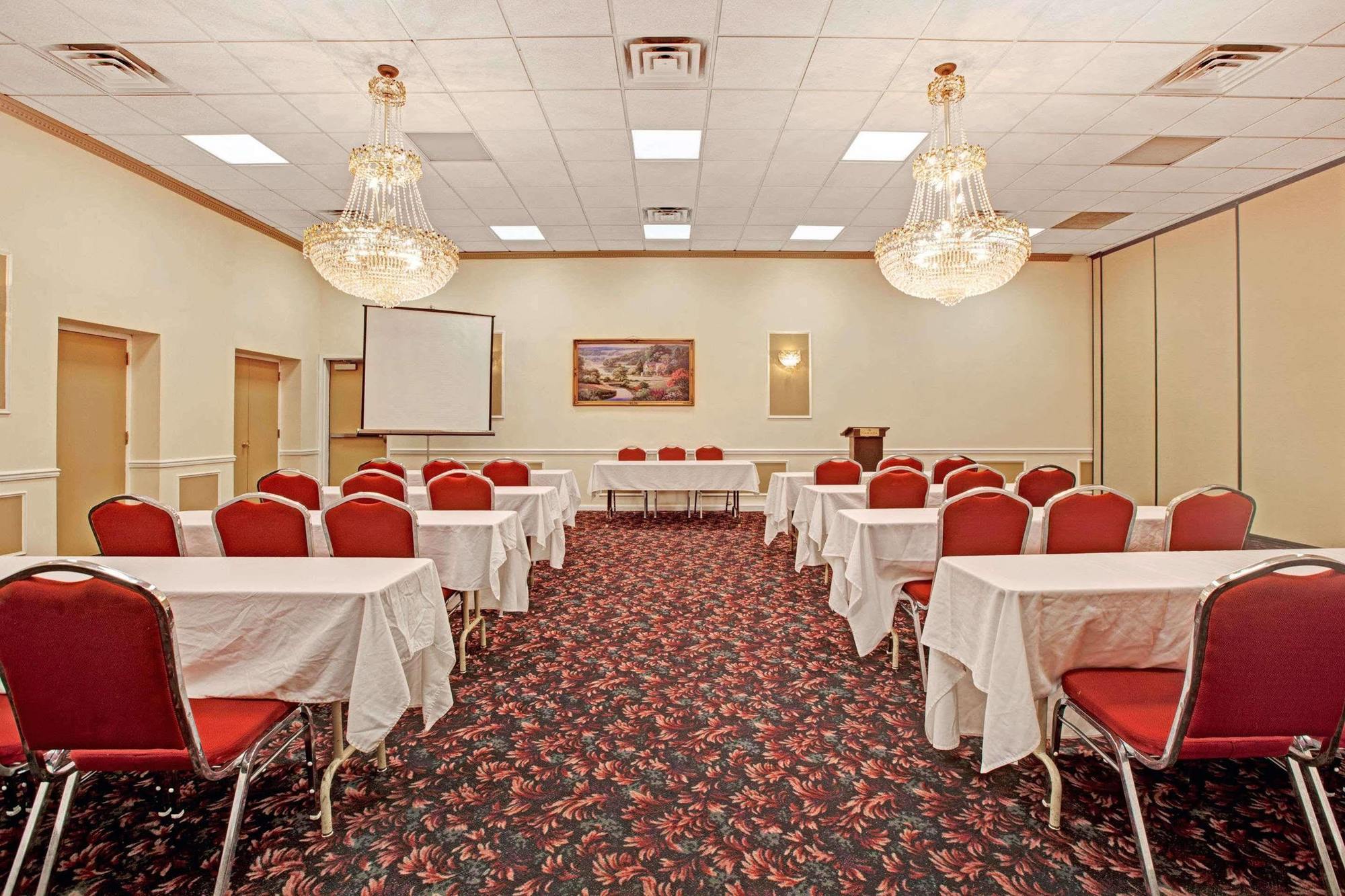 Ramada By Wyndham Flemington Hotell Eksteriør bilde